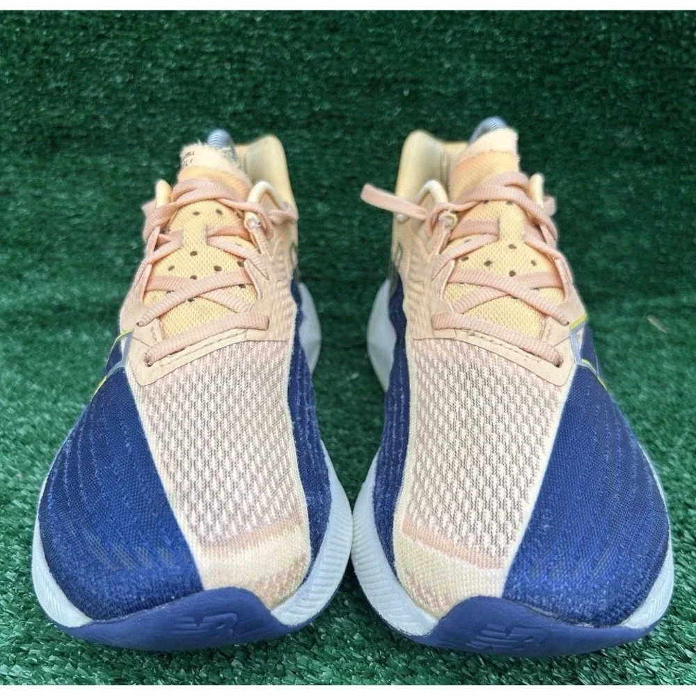 New Balance FuelCell Rebel v2 Peach Navy Blue Running Shoes WFCXCP2 Womens 9.5